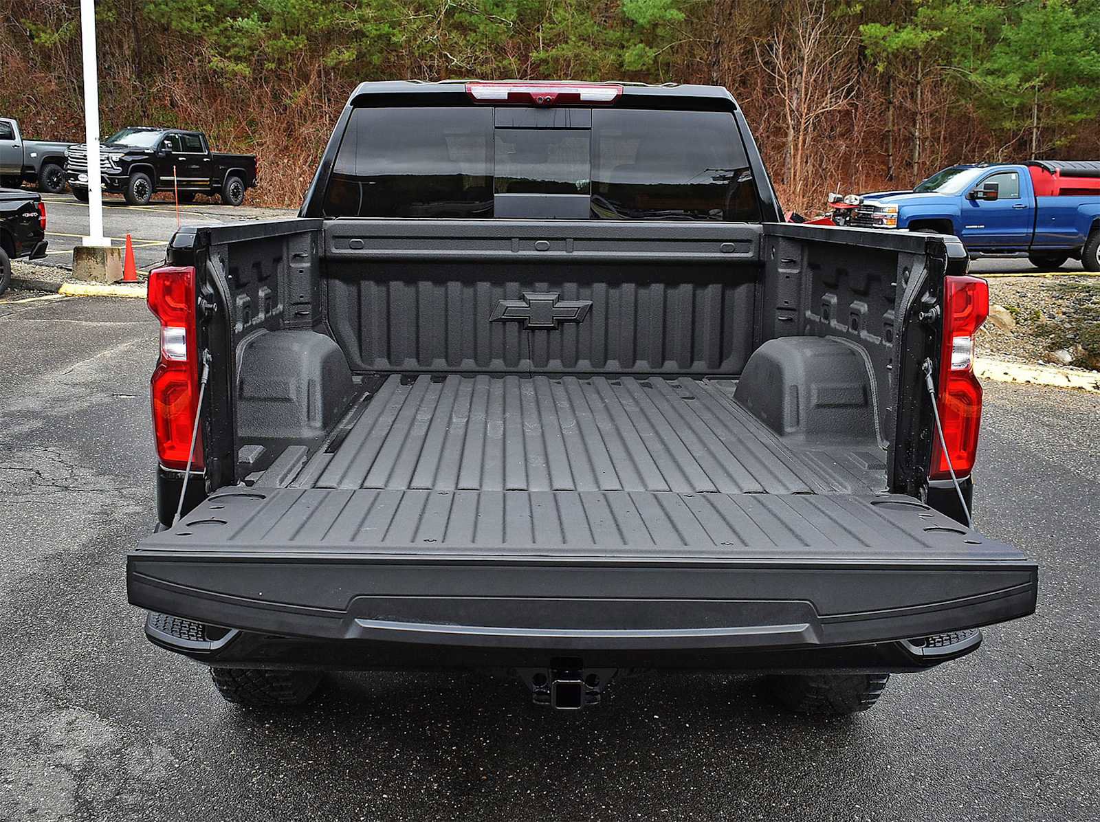 Used 2025 Chevrolet Silverado 1500 ZR2 w/ Technology Package image 8