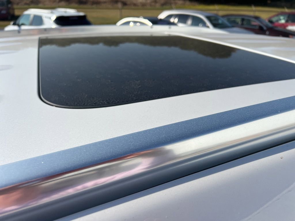 Used 2023 Buick Enclave Avenir w/ Avenir Technology Package image 14