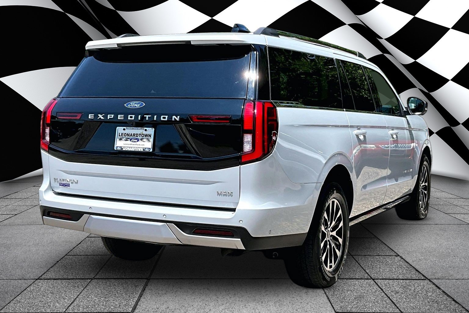 Used 2025 Ford Expedition Max Platinum AWD/4WD image 2