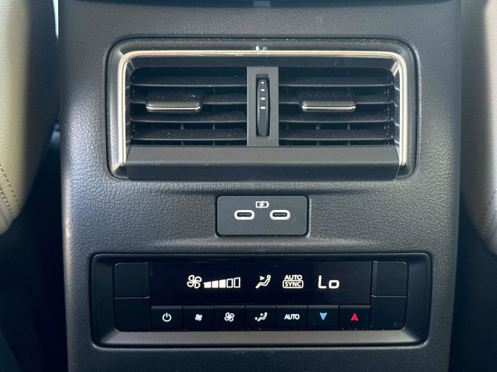 Certified 2024 MAZDA CX-90 Plug-In Hybrid w/ Preferred image 18