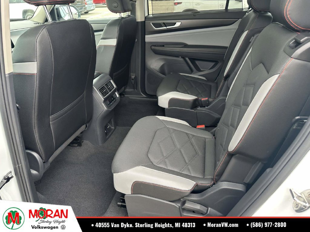 Certified 2025 Volkswagen Atlas Peak Edition SE AWD/4WD image 13