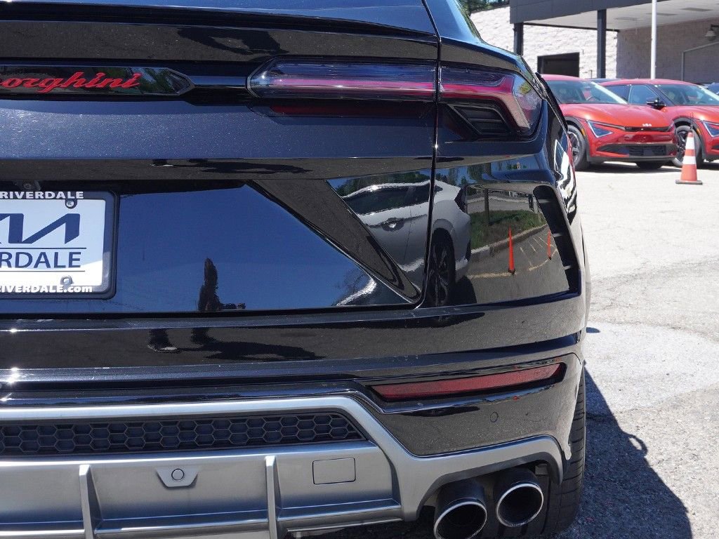 Used 2020 Lamborghini Urus AWD/4WD image 16