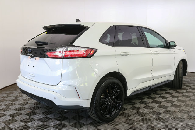 Used 2024 Ford Edge ST-Line AWD/4WD image 12
