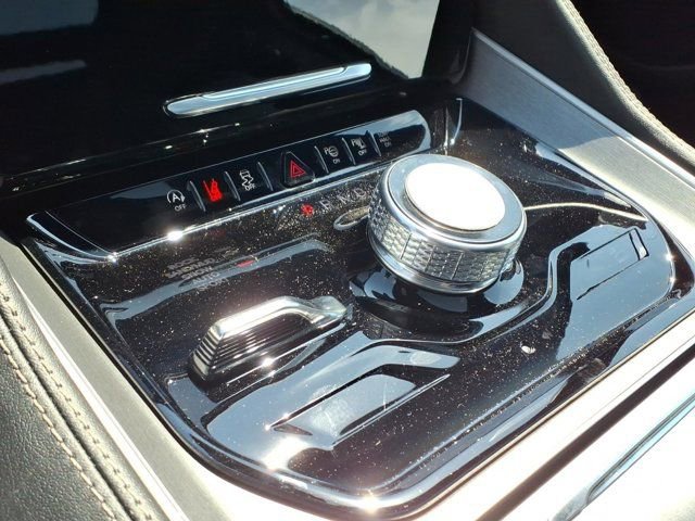 New 2026 Jeep Grand Wagoneer L 4WD w/ Premium Group I image 9