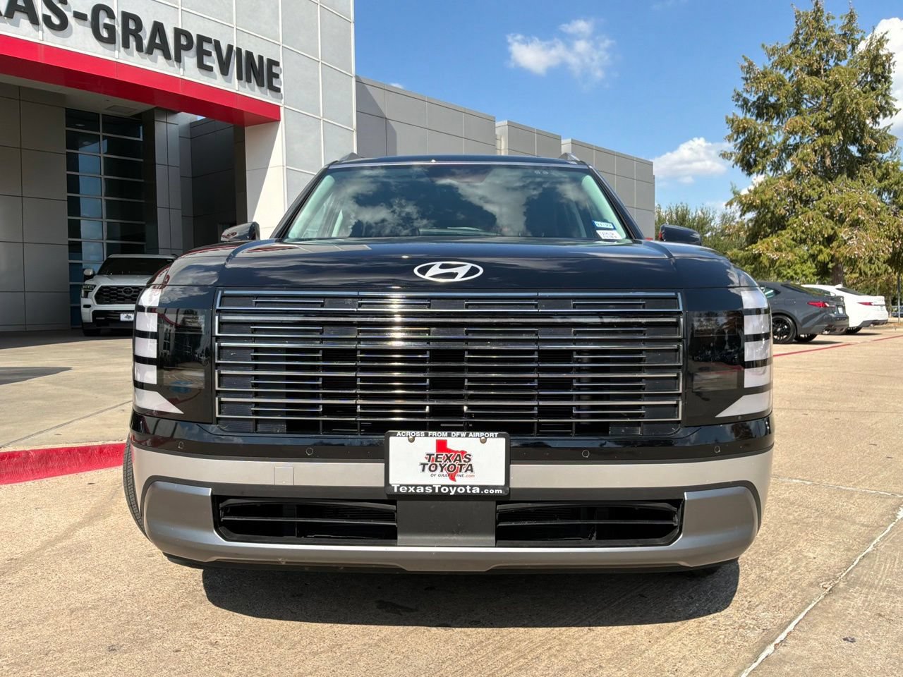 Used 2026 Hyundai Palisade SEL FWD image 3
