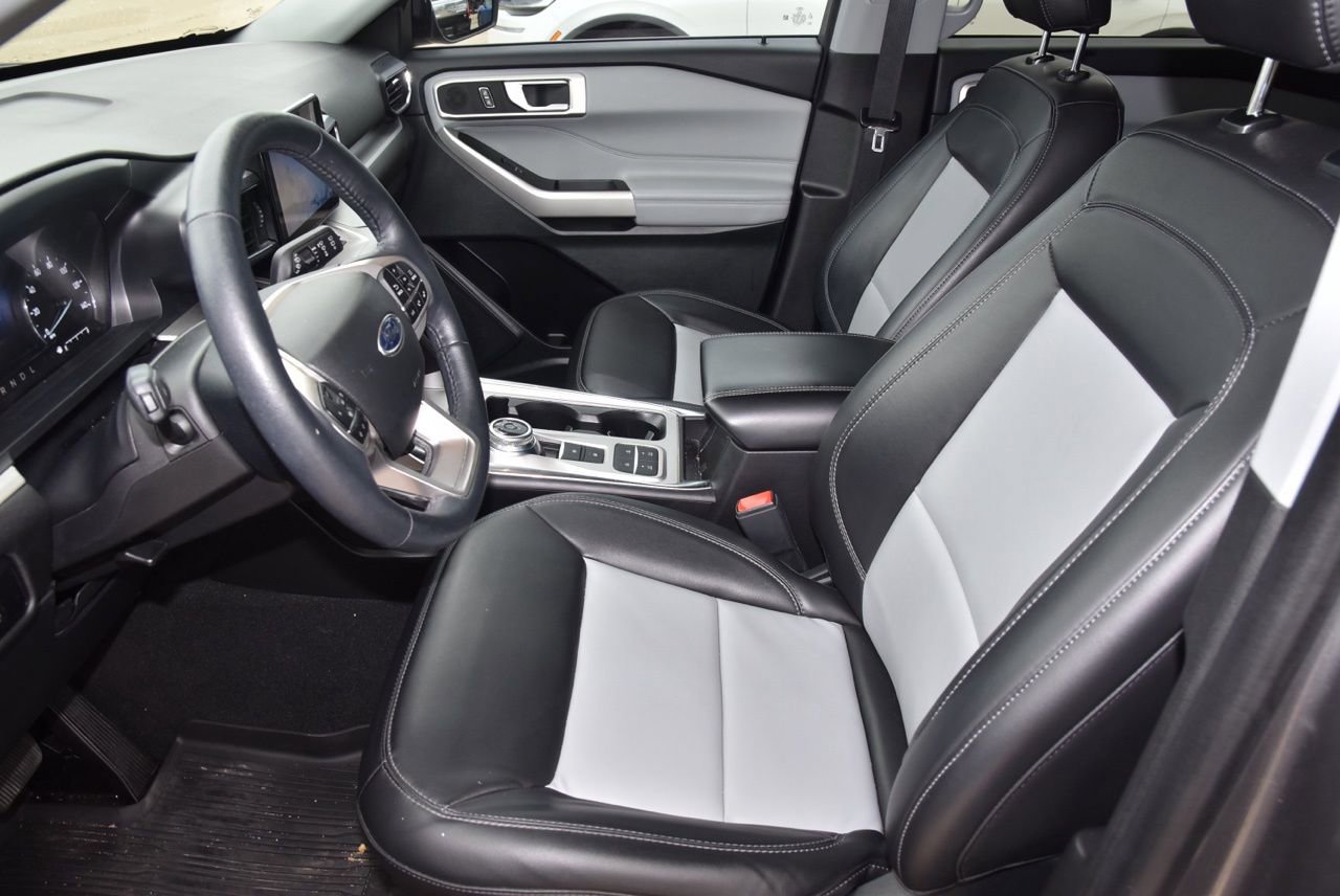 Used 2023 Ford Explorer XLT w/ Equipment Group 202A image 10