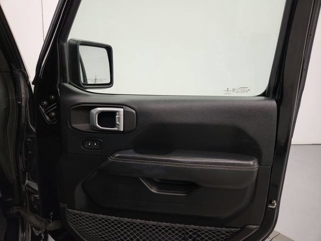 Used 2019 Jeep Wrangler Unlimited Sahara AWD/4WD image 28