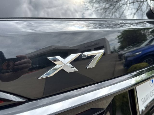 Used 2025 BMW X7 xDrive40i AWD/4WD image 8