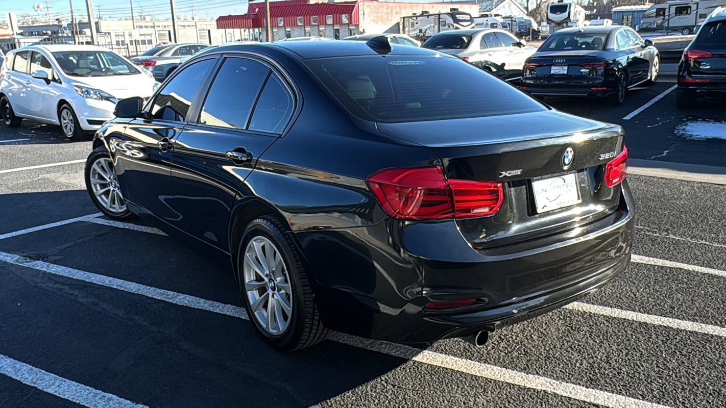 Used 2018 BMW 320i xDrive Sedan image 5
