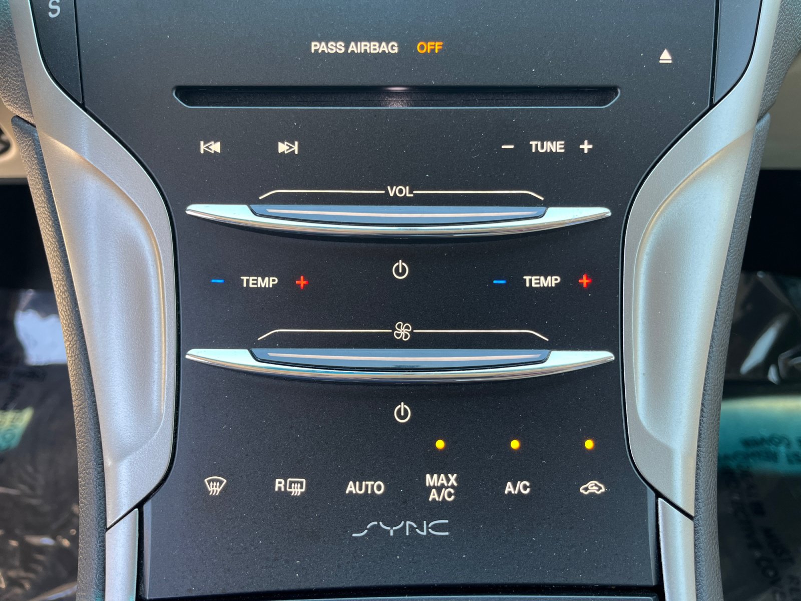 Used 2016 Lincoln MKZ w/ Equipment Group 300A Reserve FWD image 18