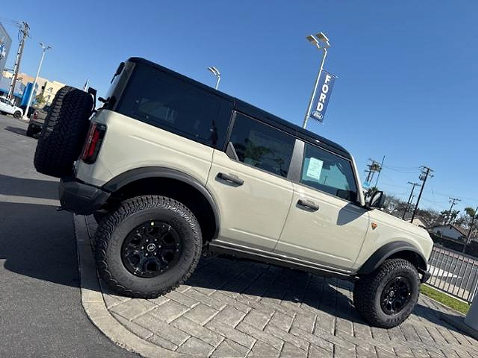 New 2026 Ford Bronco Badlands AWD/4WD image 2