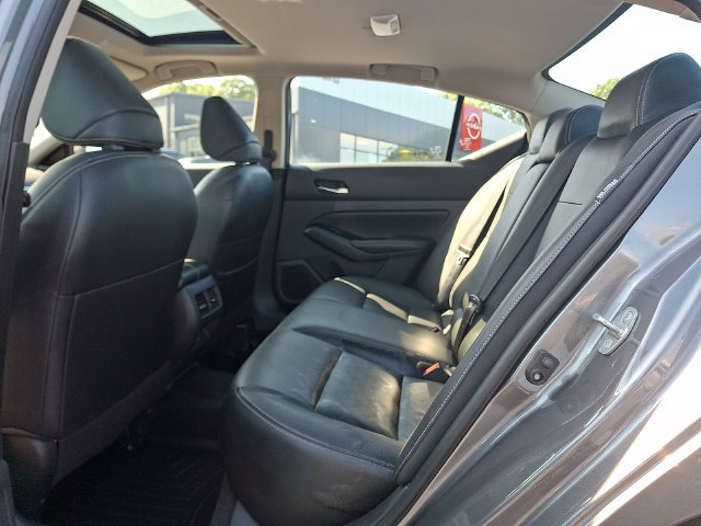 Used 2023 Nissan Altima 2.5 SL FWD image 11