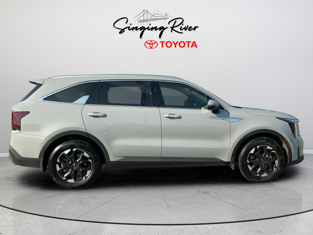 Used 2024 Kia Sorento S w/ Panoramic Sunroof Package FWD image 8