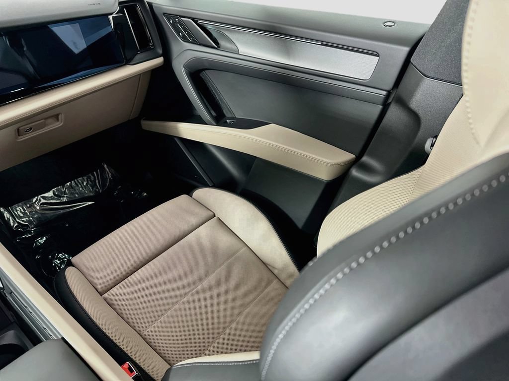 New 2026 Porsche Cayenne Electric AWD/4WD image 26