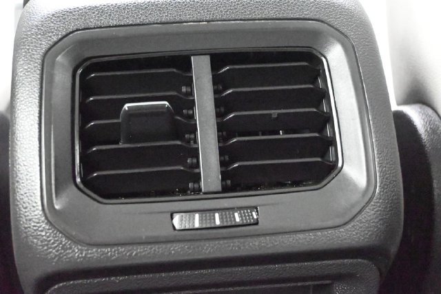 Used 2021 Volkswagen Tiguan SEL AWD/4WD image 16