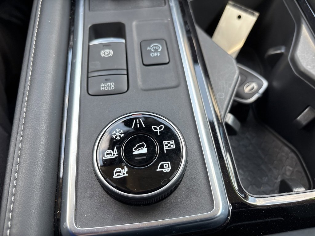 Used 2024 Nissan Pathfinder SL w/ Cargo Package image 35