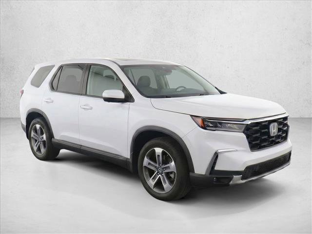 Used 2025 Honda Pilot EX-L image 3