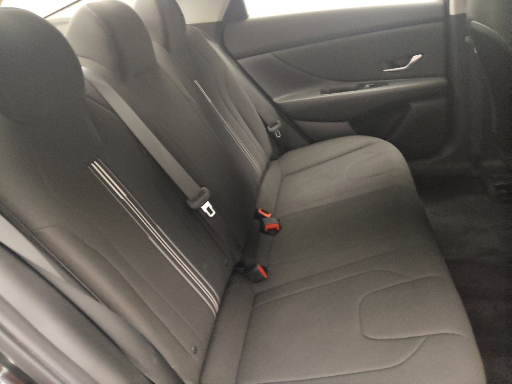 Used 2021 Hyundai Elantra SEL w/ Convenience Package FWD image 19