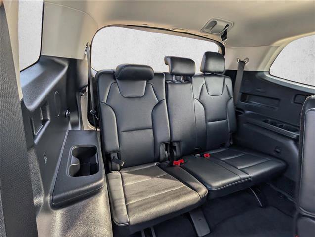 Used 2023 Kia Telluride EX w/ EX Captain's Chair Package image 18