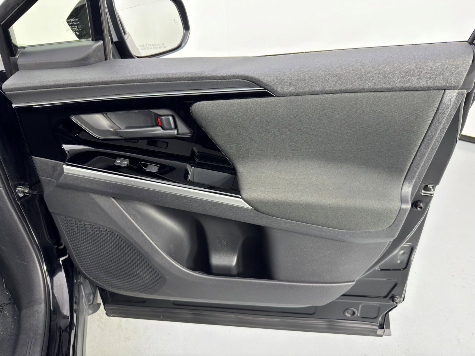 Used 2024 Subaru Solterra Premium image 40