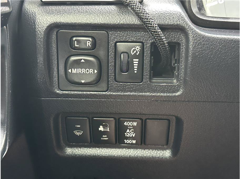 Used 2018 Toyota 4Runner TRD Off-Road AWD/4WD image 25