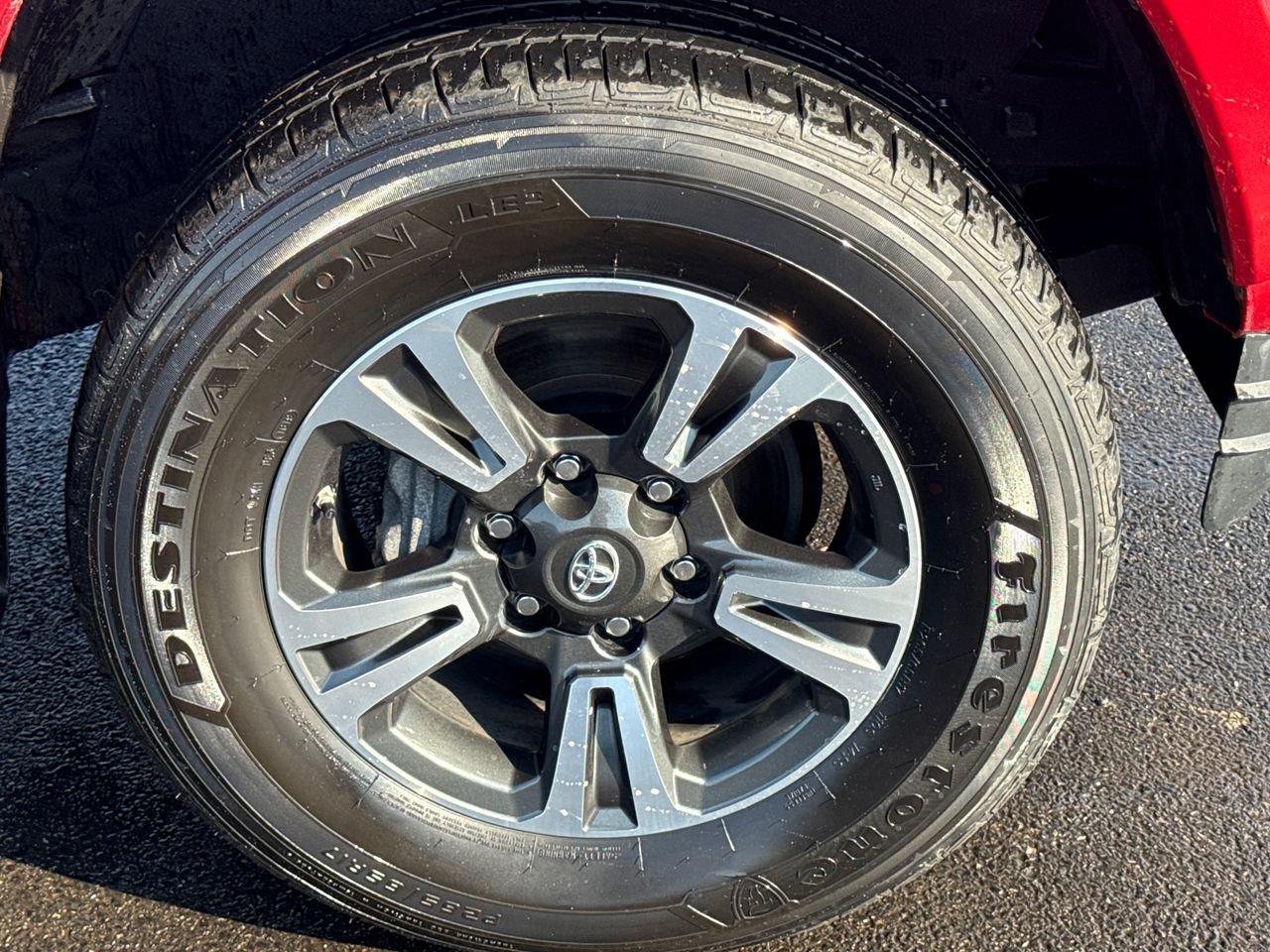 Used 2019 Toyota Tacoma TRD Sport image 9