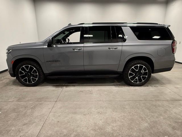 Used 2022 Chevrolet Suburban RST w/ Luxury Package AWD/4WD image 8