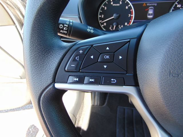 Used 2025 Nissan Altima 2.5 SV FWD image 17