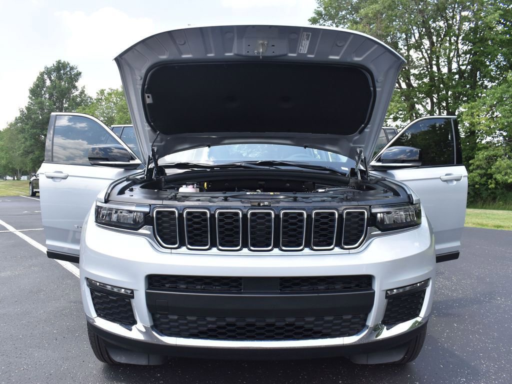 Used 2023 Jeep Grand Cherokee L Limited w/ Trailer Tow Group (B) image 17