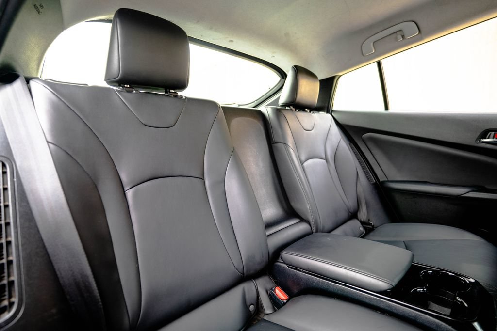 Used 2018 Toyota Prius Prime Premium FWD image 35