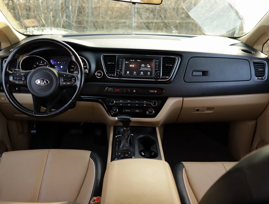 Used 2018 Kia Sedona LX w/ LX Essentials Premium Package image 19