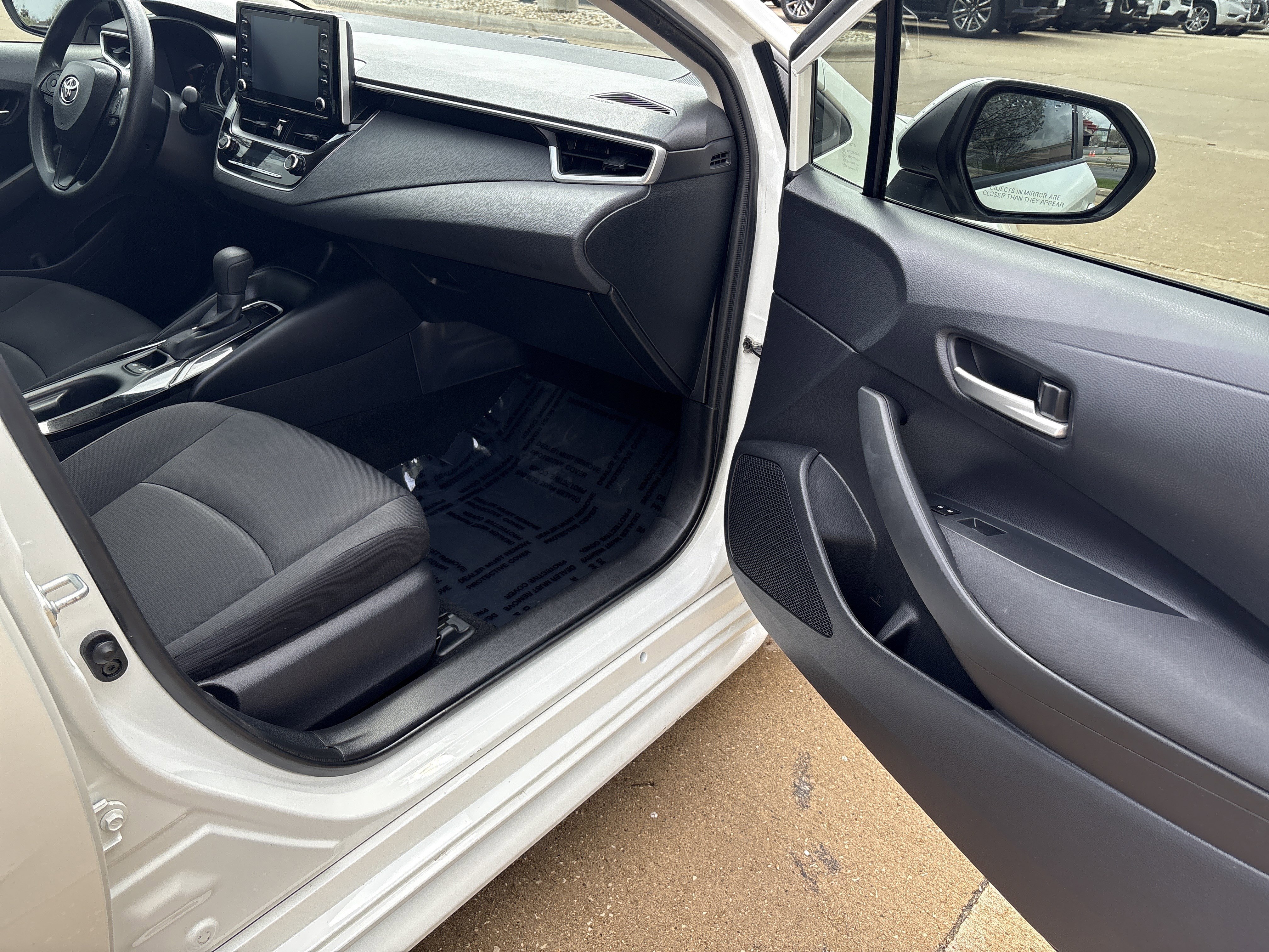 Used 2020 Toyota Corolla LE w/ LE Convenience Package image 13