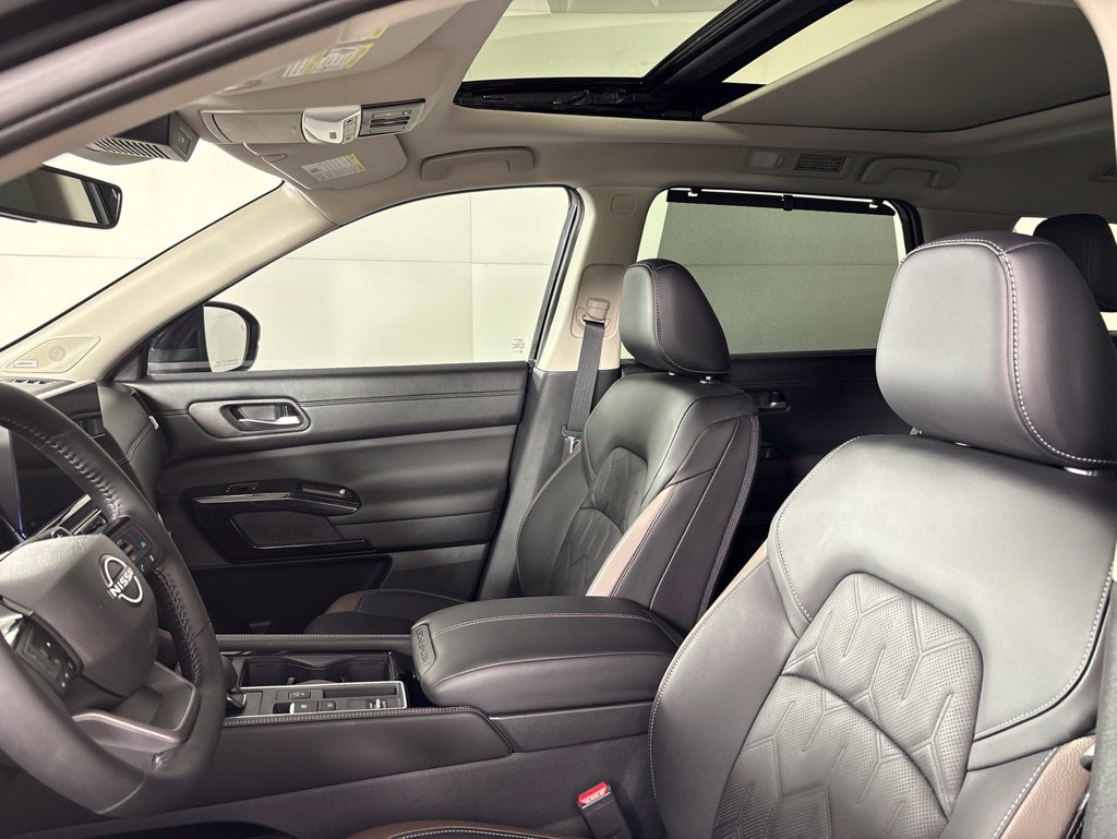 New 2026 Nissan Pathfinder Platinum w/ Cargo Package FWD image 20