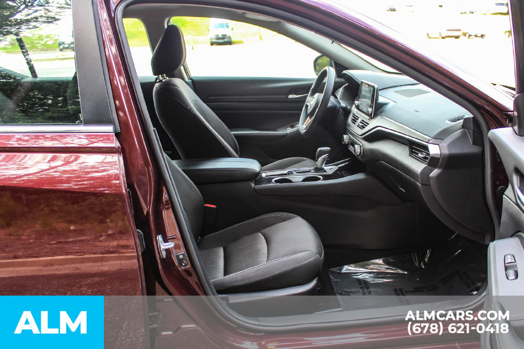 Used 2024 Nissan Altima 2.5 SV FWD image 20