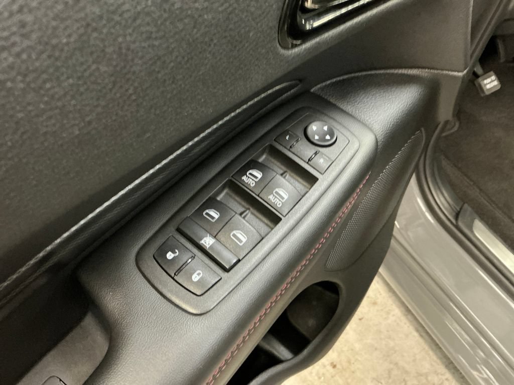 Used 2022 Dodge Durango R/T w/ Blacktop Package AWD/4WD image 16