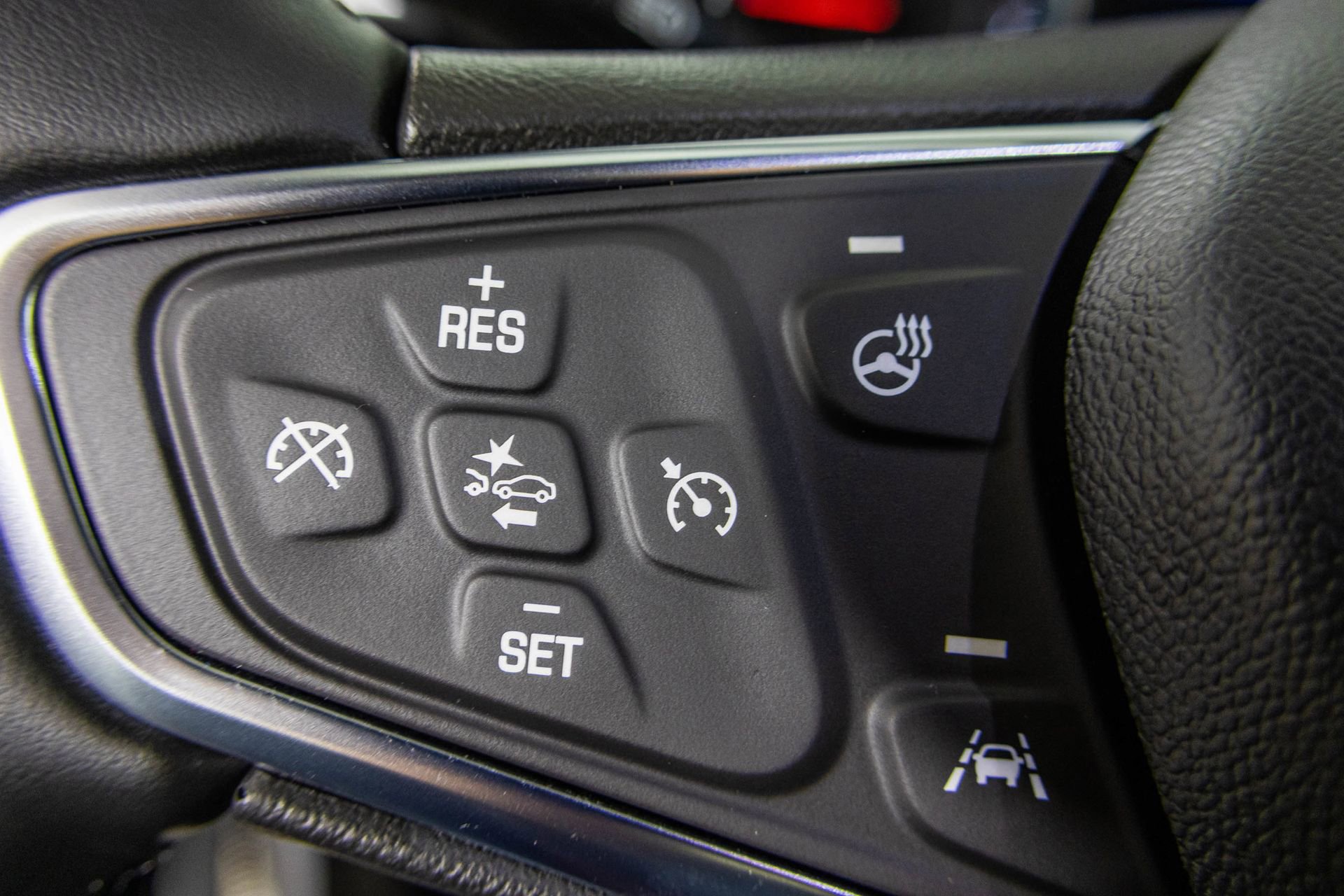 Used 2024 Chevrolet Equinox Premier image 36