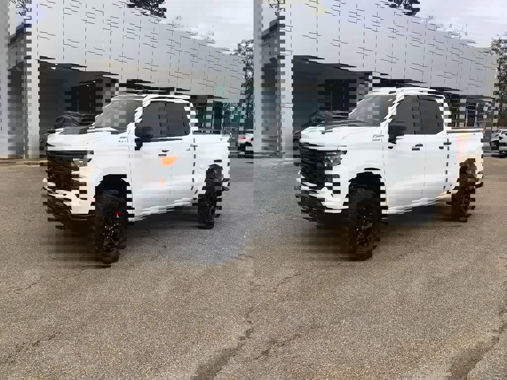 Used 2023 Chevrolet Silverado 1500 Custom Trail Boss image 3