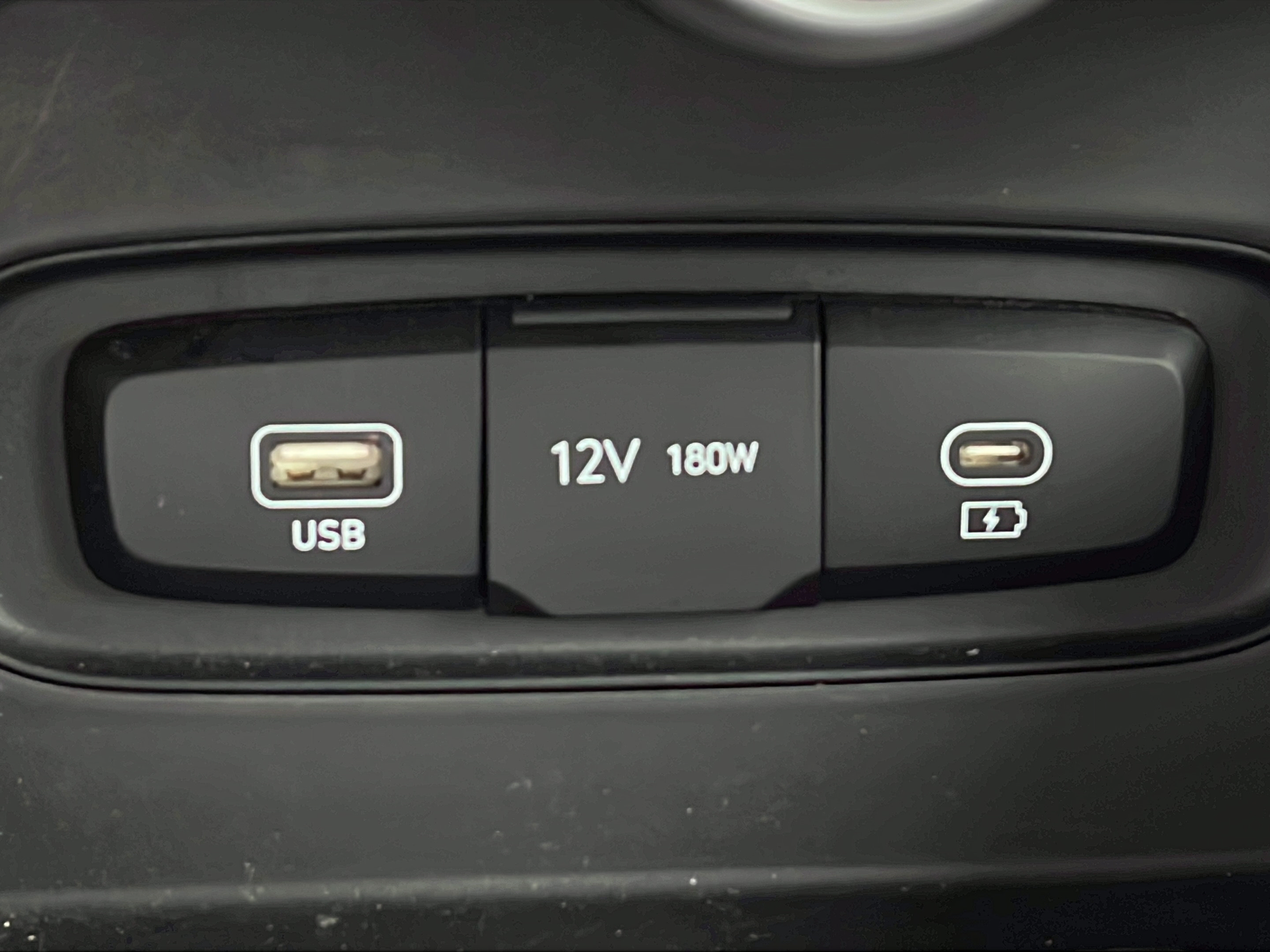 Certified 2024 Hyundai Venue SE FWD image 17