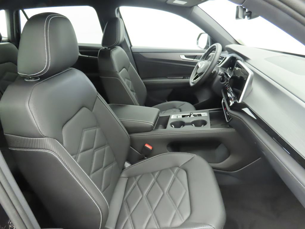 Used 2025 Volkswagen Atlas Cross Sport SE image 20