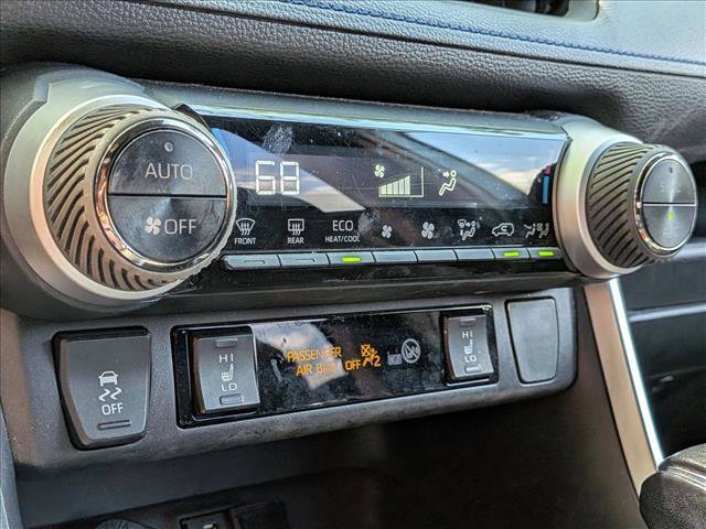 Used 2022 Toyota RAV4 SE w/ Convenience Package image 7