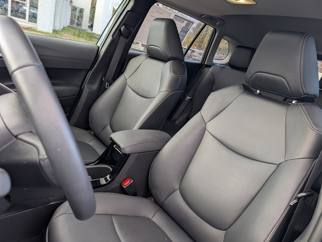 Used 2024 Toyota Corolla Cross XLE w/ Convenience Package image 19