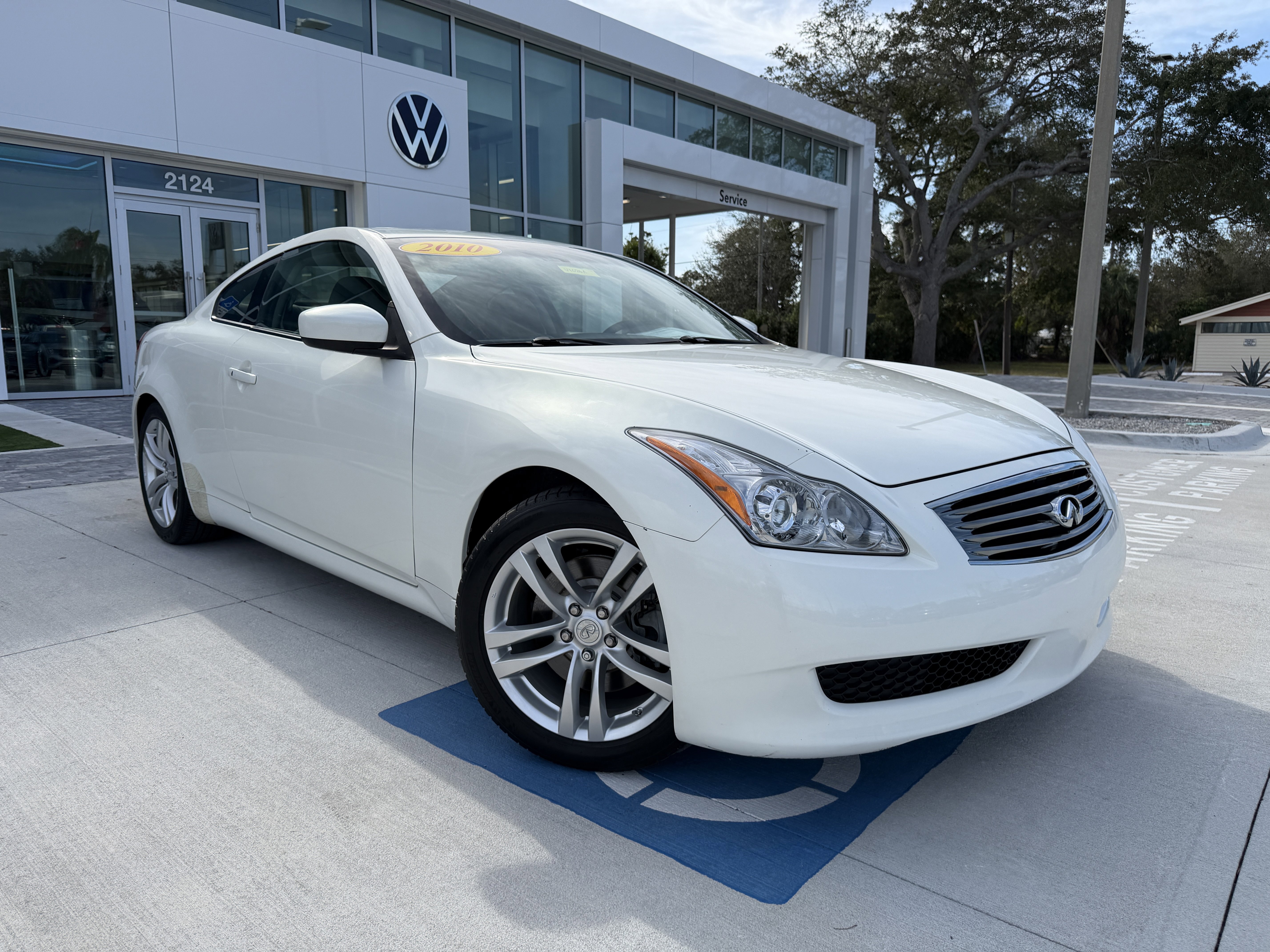 Used 2010 INFINITI G37 Journey w/ Premium Pkg