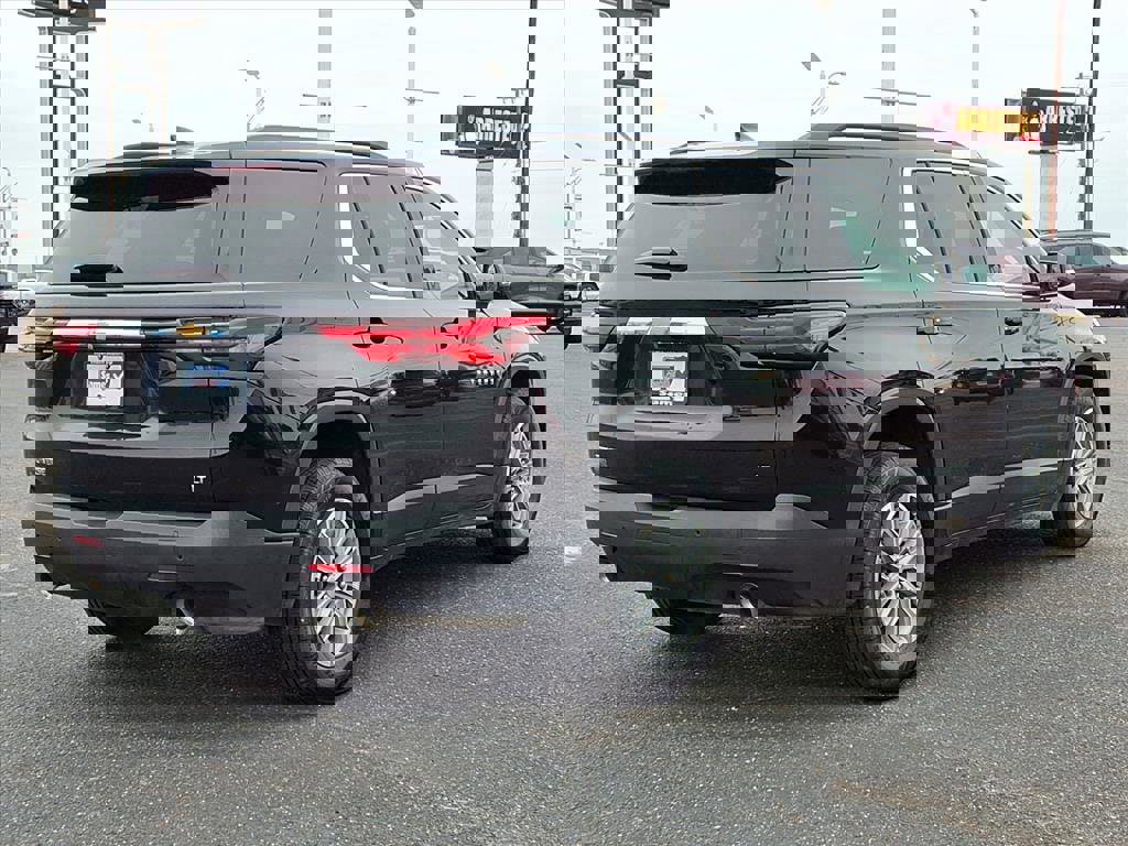 Used 2023 Chevrolet Traverse LT w/ LPO, Floor Liner Package image 7