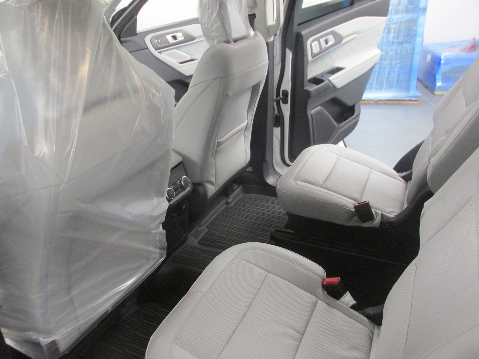 New 2025 Ford Explorer Platinum w/ Ultimate Package image 23