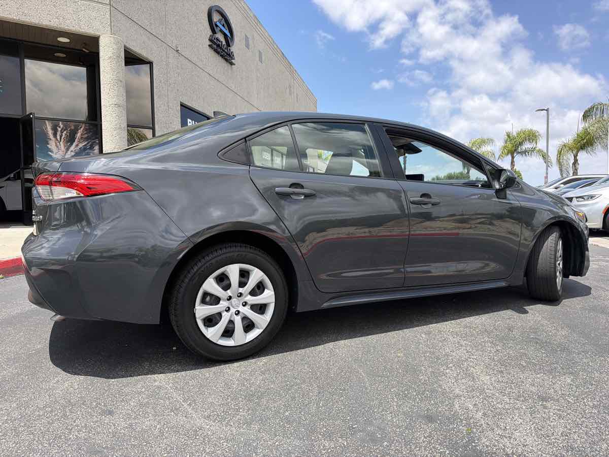 Used 2023 Toyota Corolla LE FWD image 5