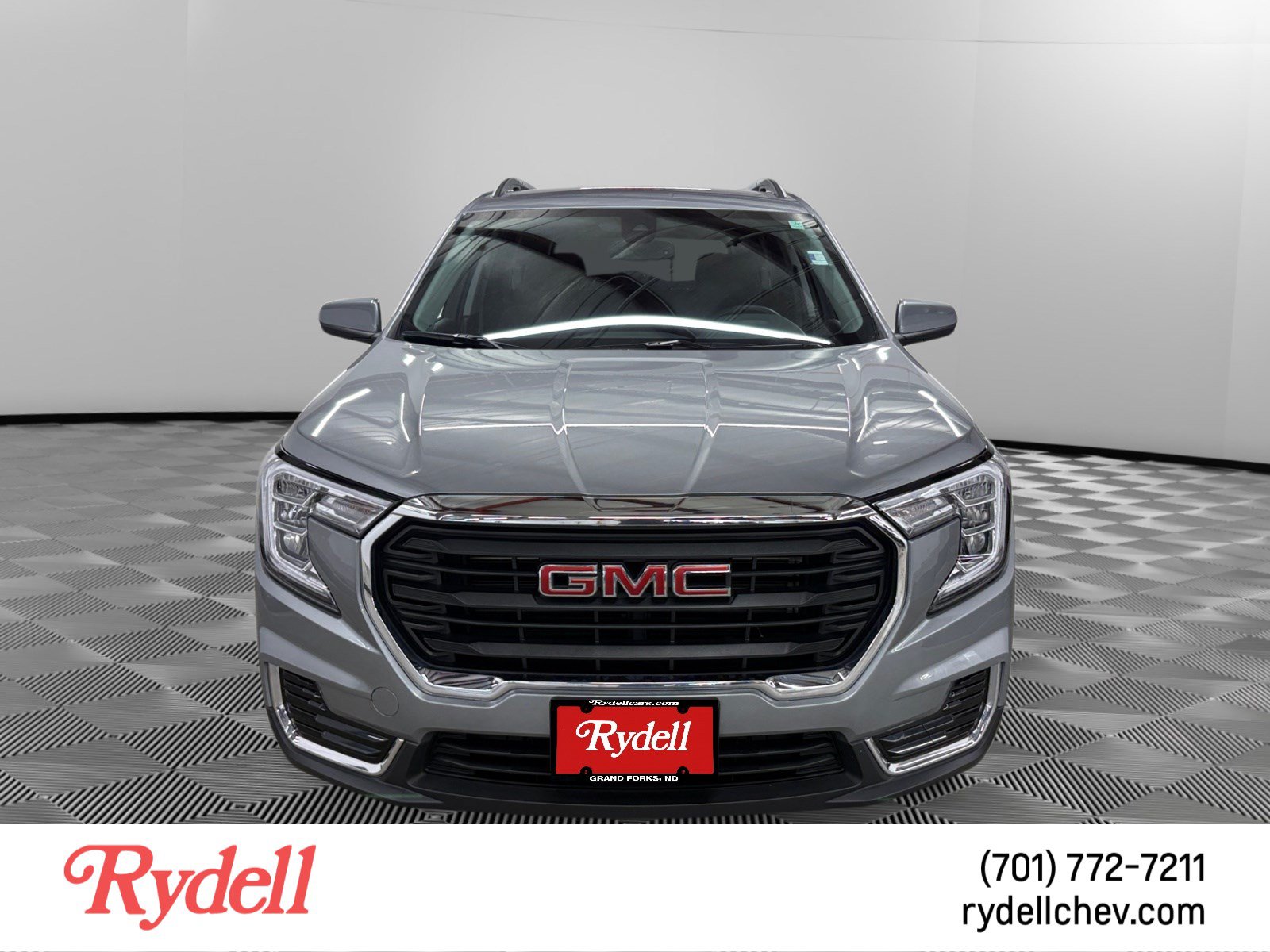 Used 2024 GMC Terrain SLE w/ Driver Convenience Package AWD/4WD image 8