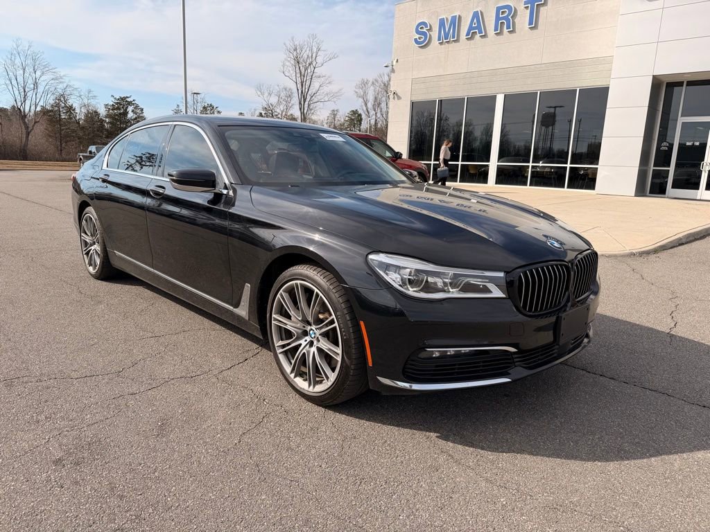 Used 2018 BMW 750i xDrive image 2