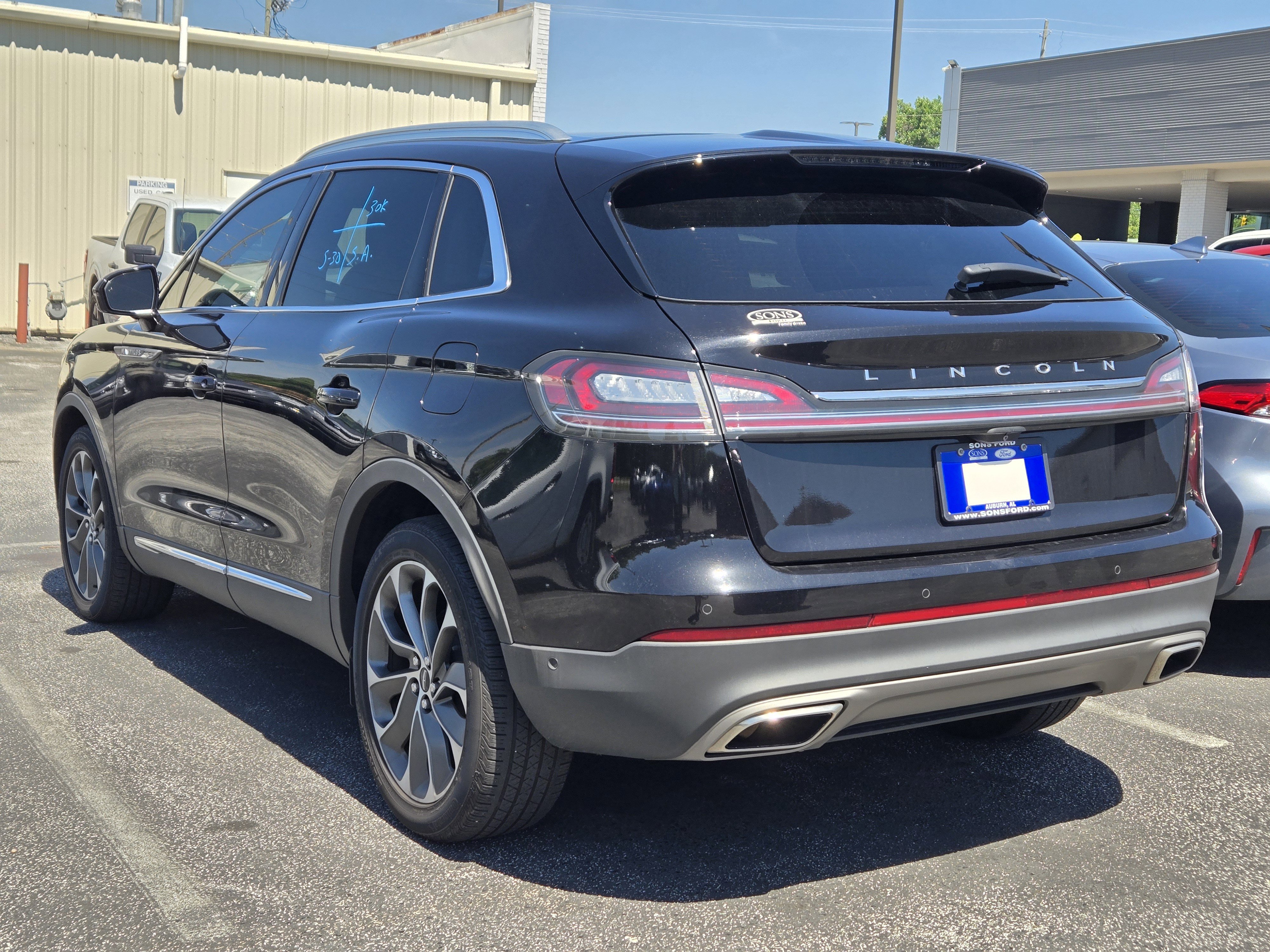 Used 2023 Lincoln Nautilus Reserve w/ Equipment Group 201A FWD image 5