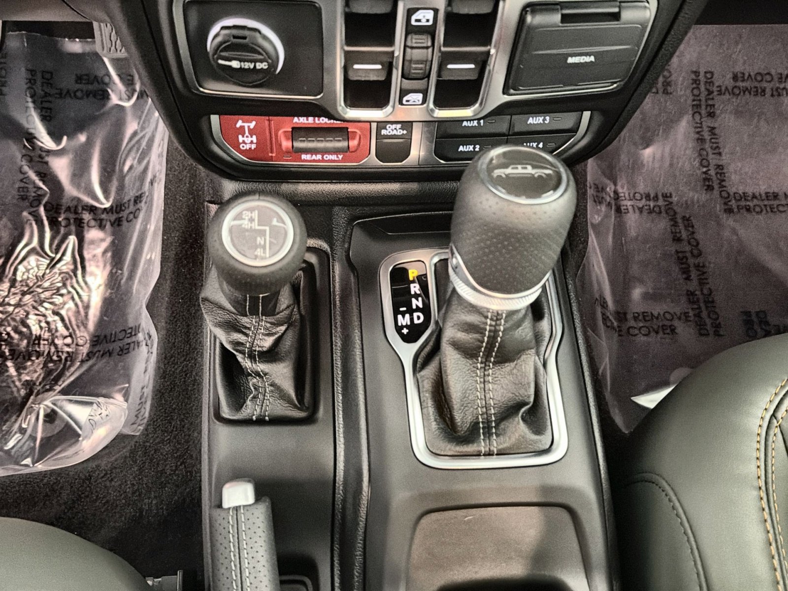 Used 2025 Jeep Gladiator Mojave w/ Safety Group image 21