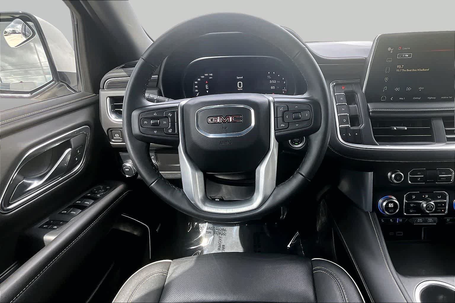 Used 2024 GMC Yukon SLT w/ SLT Luxury Package RWD image 6